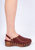 Classic Closed Clog Tan/Beige