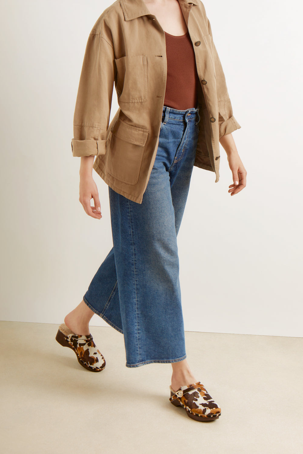 Classic Closed Clog Cow