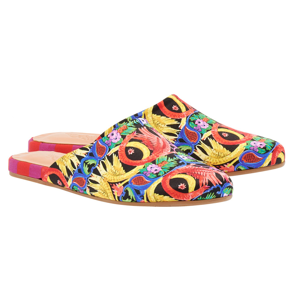 The Slipper Girlanda