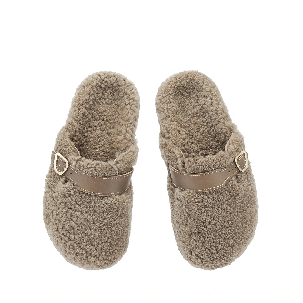 Vasilitsa Shearling Camel sandals top