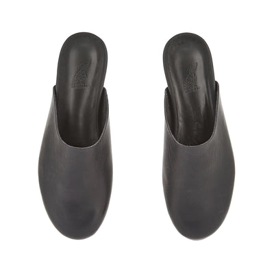 The Slipper Black