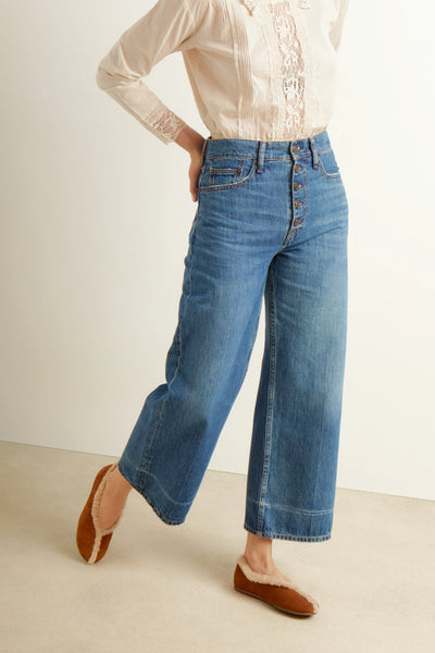 Aeropi Ballet Flat Rust on model