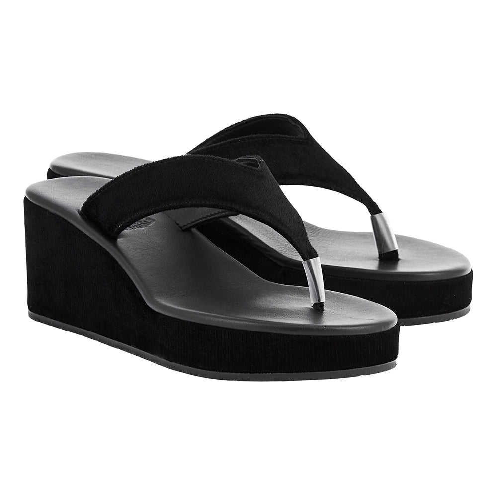 Charys Low Wedge Black