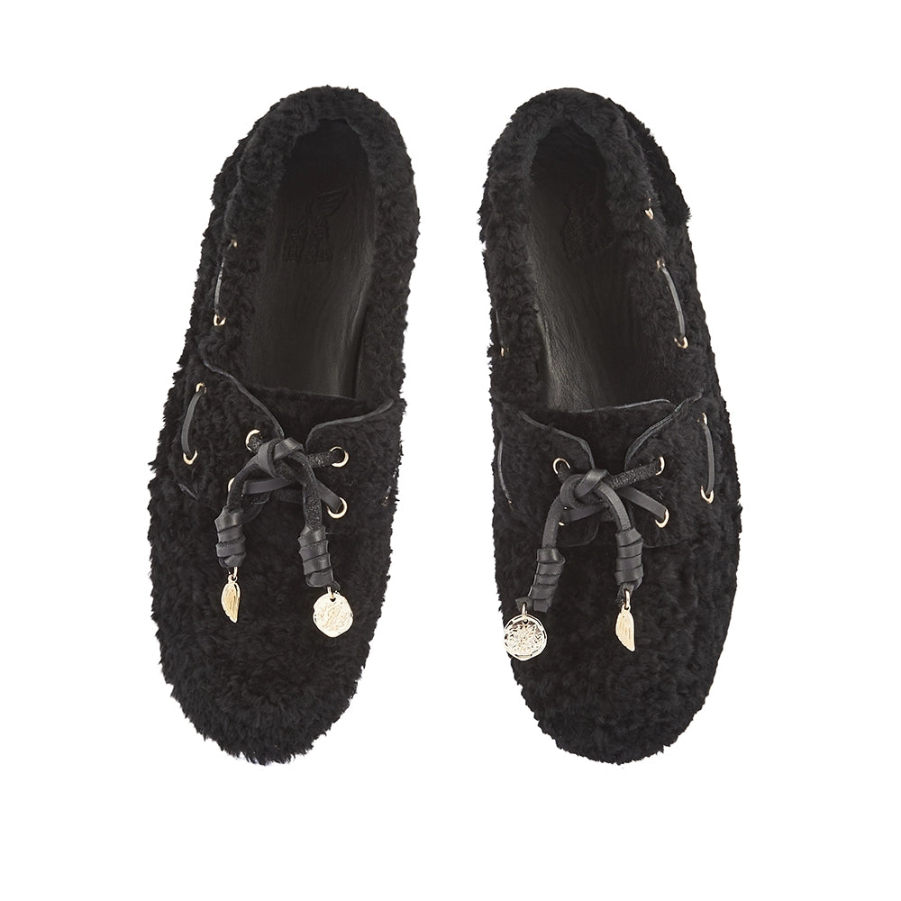 Pliaria Black